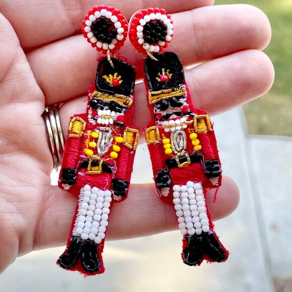 Nutcracker Earrings / Christmas Jewelry / Seed Bead / Statement Earring / NEW - Picture 1 of 2